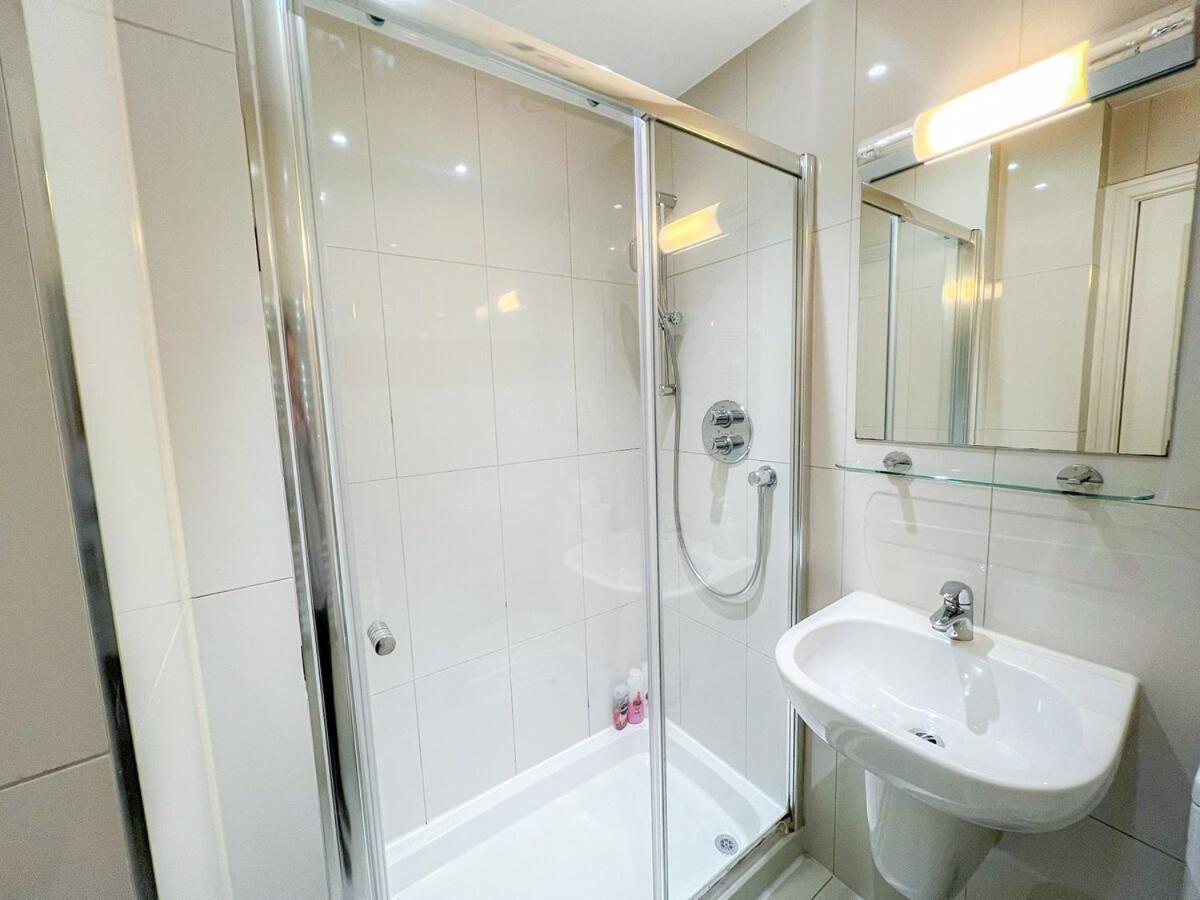 3 Bedroom Apartment With Private Terrace In Pimlico, Westminster, Victoria Londen Buitenkant foto