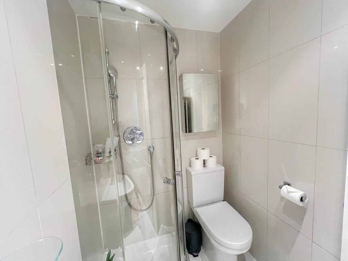 3 Bedroom Apartment With Private Terrace In Pimlico, Westminster, Victoria Londen Buitenkant foto