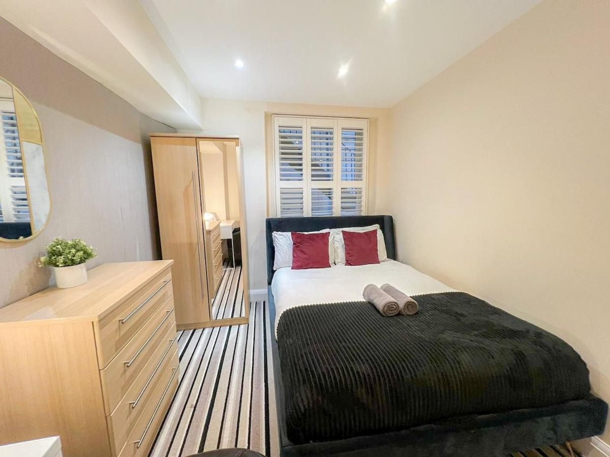 3 Bedroom Apartment With Private Terrace In Pimlico, Westminster, Victoria Londen Buitenkant foto
