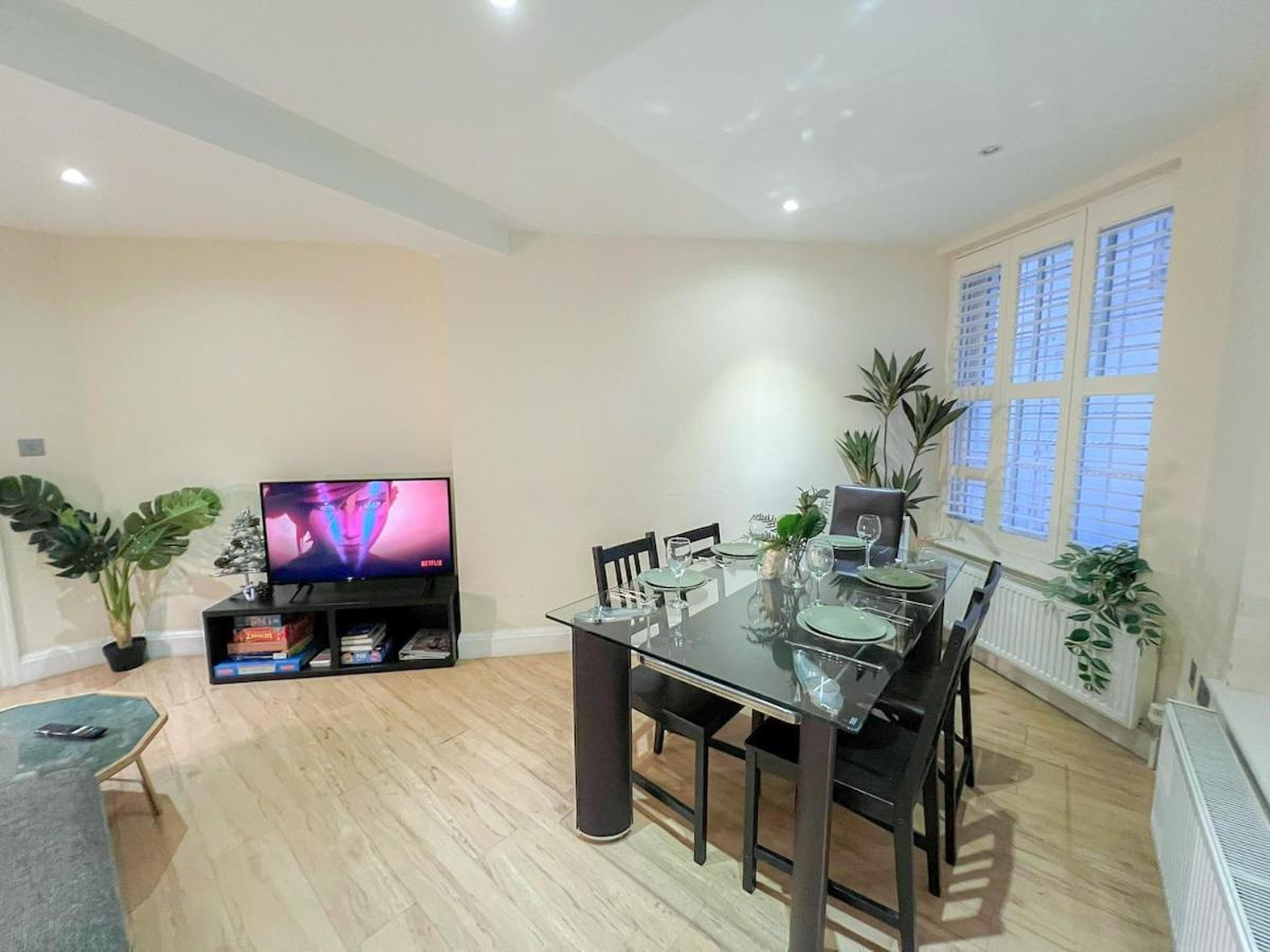 3 Bedroom Apartment With Private Terrace In Pimlico, Westminster, Victoria Londen Buitenkant foto